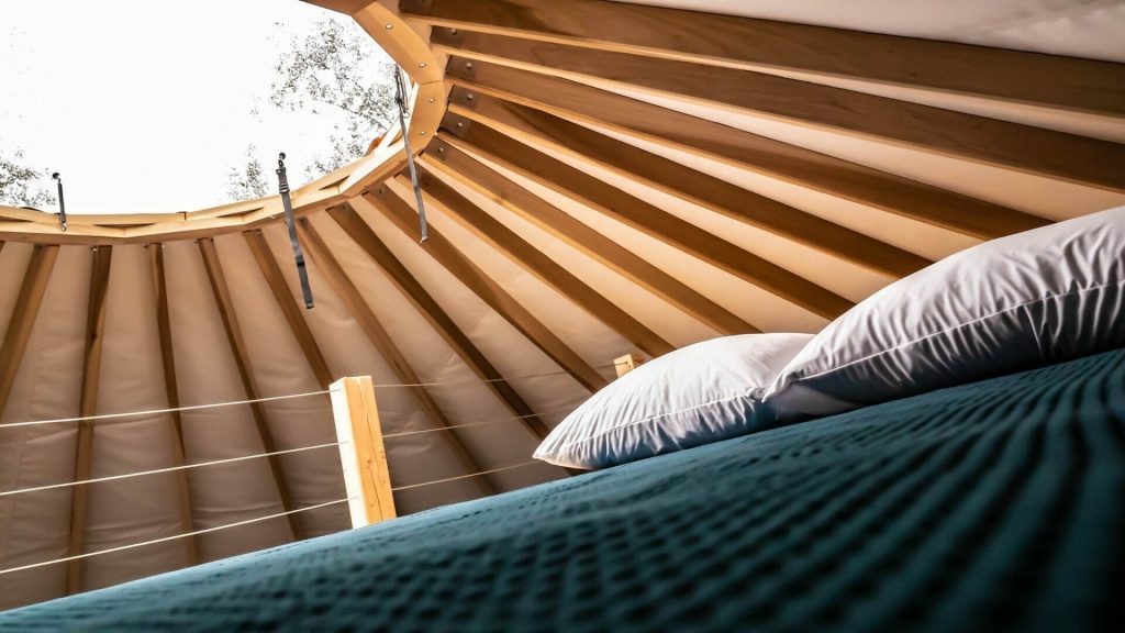 intérieur yourte village récréotouristique l'oasis